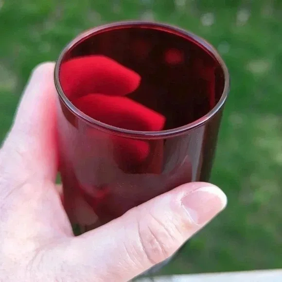 Ruby  Red glassware - Picture 9 of 10